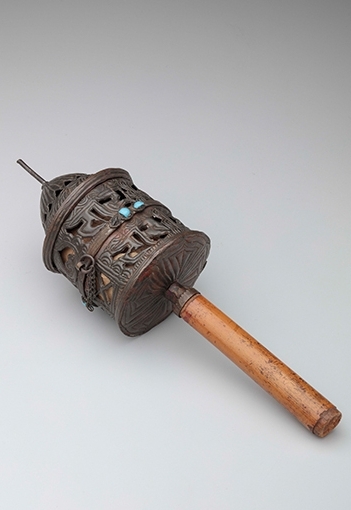 Pierced Hand-held Prayer Wheel (mani lag ‘khor)