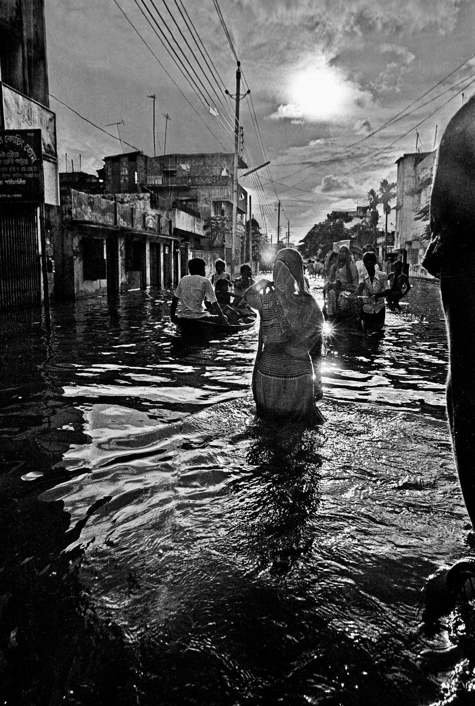 Shahidul Alam – Woman Wading in Flood